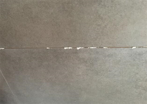 瓷砖变形的原因(瓷砖变形的原因和原材料有关系吗) 瓷砖变形的原因(瓷砖变形的原因和原材料有关系吗)